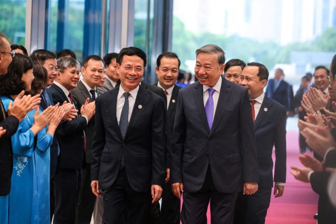 Tổng Bí thư Tô Lâm và Bộ trưởng Bộ Khoa học và Công nghệ Nguyễn Mạnh Hùng tại lễ kỷ niệm tham dự lễ kỷ niệm 80 năm ngành Bưu chính Viễn thông, 66 năm ngành Khoa học và Công nghệ Tổng Bí thư Tô Lâm và Bộ trưởng Bộ Khoa học và Công nghệ Nguyễn Mạnh Hùng tại lễ kỷ niệm tham dự lễ kỷ niệm 80 năm ngành Bưu chính Viễn thông, 66 năm ngành Khoa học và Công nghệ