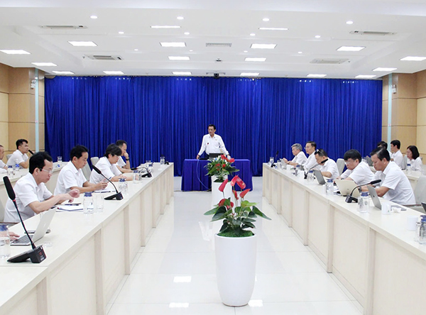 Lãnh đạo EVNCPC họp khẩn ngày 29/9 để triển khai phương án huy động lực lượng hỗ trợ Quảng Trị, Hà Tĩnh khôi phục cấp điện sau bão số 10. Lãnh đạo EVNCPC họp khẩn ngày 29/9 để triển khai phương án huy động lực lượng hỗ trợ Quảng Trị, Hà Tĩnh khôi phục cấp điện sau bão số 10.