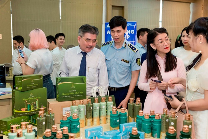 Giải pháp truy xuất nguồn gốc bằng chip RFID của Công ty cổ phần Công nghệ chống giả Việt Nam bảo vệ doanh nghiệp bằng cách tự động hóa quản lý kho, giảm sai sót, tăng