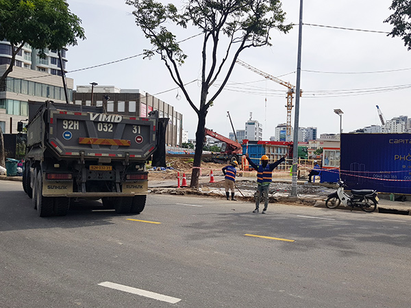 Capital Square 2 và 3 đang được đầy nhanh tiến độ triển khai bên bờ sông Hàn, Đà Nẵng. Capital Square 2 và 3 đang được đầy nhanh tiến độ triển khai bên bờ sông Hàn, Đà Nẵng.