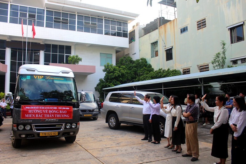 Lãnh đạo tỉnh Gia Lai tiễn đoàn công tác lên đường làm nhiệm vụ.