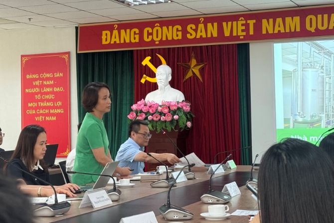 Bà Đỗ Hồng Hạnh - CEO Công ty Trách nhiệm hữu hạn Giải pháp công nghệ BUYO Bà Đỗ Hồng Hạnh - CEO Công ty Trách nhiệm hữu hạn Giải pháp công nghệ BUYO