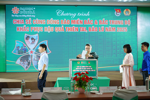 Trường ĐH Đông Á tổ chức quyên góp ủng hộ đồng bào Bắc bộ và Bắc Trung bộ bị thiên tai, bão lũ năm 2025. Trường ĐH Đông Á tổ chức quyên góp ủng hộ đồng bào Bắc bộ và Bắc Trung bộ bị thiên tai, bão lũ năm 2025.