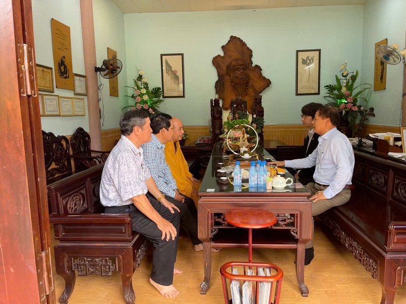 Lãnh sự Terado Hirotsugu và ngành chức năng tỉnh Gia Lai thăm chùa Hiển Nam. Lãnh sự Terado Hirotsugu và ngành chức năng tỉnh Gia Lai thăm chùa Hiển Nam.