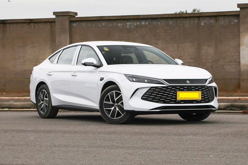 BYD Qin L DM-i 2026. BYD Qin L DM-i 2026.