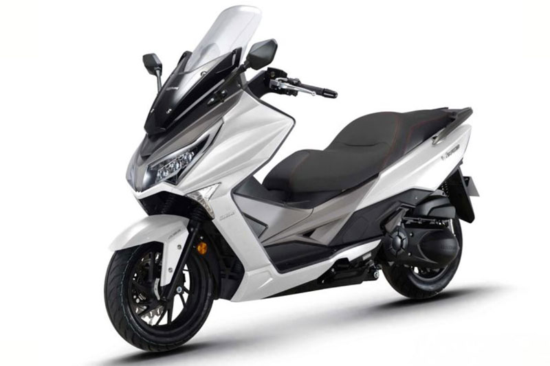 Xe tay ga 249cc, phanh ABS 2 kênh, giá hơn 59 triệu đồng