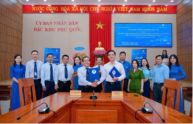 UBND đặc khu Phú Quốc ký thỏa thuận hợp tác với VNPT ngày 9/10 UBND đặc khu Phú Quốc ký thỏa thuận hợp tác với VNPT ngày 9/10