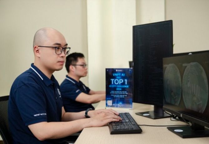 Nhóm kỹ sư VNPT lần thứ 2 liên tiếp giành ngôi quán quân tại cuộc thi AI SmartCity Challenge. Ảnh: VNPT Nhóm kỹ sư VNPT lần thứ 2 liên tiếp giành ngôi quán quân tại cuộc thi AI SmartCity Challenge. Ảnh: VNPT