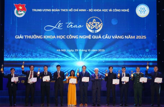Các nhà khoa học đoạt giải Khoa học công nghệ Quả cầu vàng năm 2025. Ảnh: Lưu Quý. Các nhà khoa học đoạt giải Khoa học công nghệ Quả cầu vàng năm 2025. Ảnh: Lưu Quý.