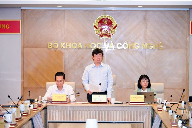 Quang cảnh buổi họp báo.