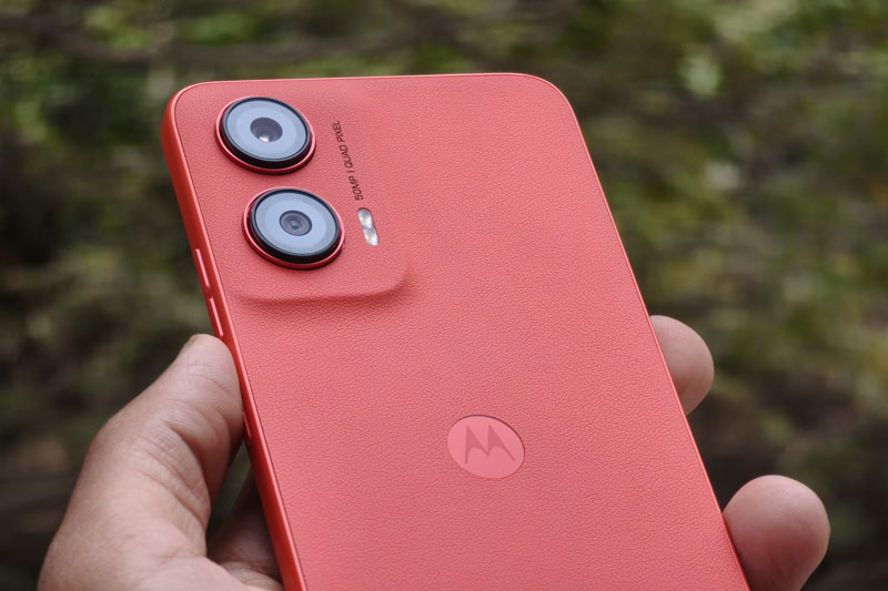 Smartphone chống nước, lưng da, giá 3,99 triệu tại Việt Nam