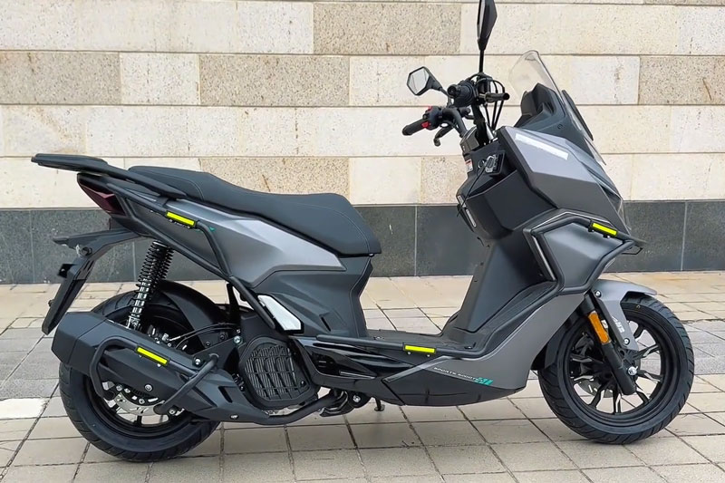 Xe tay ga 150cc, phanh ABS 2 kênh, TCS, màn hình LCD, giá gần 41 triệu đồng