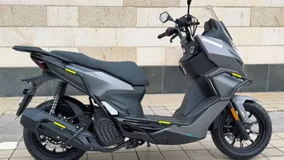 Xe tay ga 150cc, phanh ABS 2 kênh, TCS, màn hình LCD, giá gần 41 triệu đồng