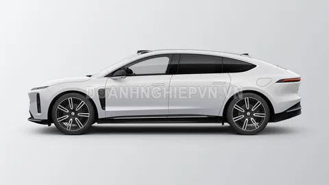 Xe hơi dài hơn 5,3 mét, công suất 707 mã lực, trang bị ‘đỉnh nóc’, giá gần 2,2 tỷ đồng, ‘đe nẹt’ Mercedes-Benz EQS