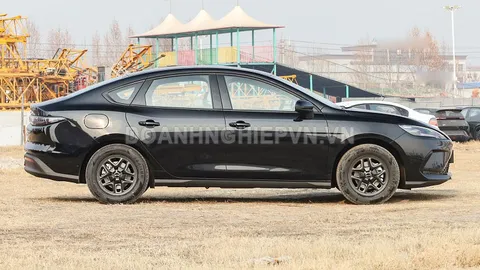 Xe sedan thiết kế hầm hố, siêu tiết kiệm xăng, giá ngang Kia Morning