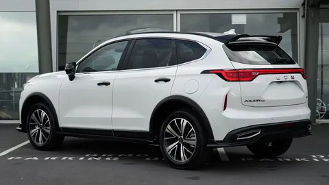 SUV rộng ngang Mazda CX-5, 'ăn' xăng chỉ ngang Hyundai Grand i10, giá từ 669 triệu tại Việt Nam