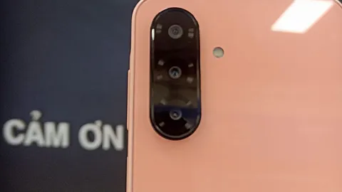 ‘Vua smartphone tầm trung’ của Samsung vừa lên kệ tại Việt Nam: Chống nước, camera chất lượng, giá dễ tiếp cận