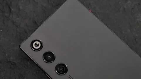 Tuyệt phẩm smartphone gaming cấu hình mạnh bậc nhất thế giới, thiết kế ấn tượng, pin 6.000mAh, giá hơn 12 triệu đồng