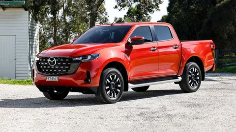 Cận cảnh Mazda BT-50 2025: Thiết kế ấn tượng, giá từ 578 triệu đồng, thách đấu Ford Ranger