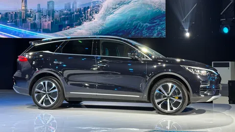 SUV công suất 509 mã lực, trang bị ấn tượng, giá 1,569 tỷ đồng tại Việt Nam, cạnh tranh Toyota Fortuner