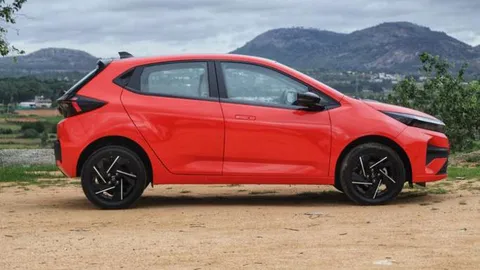 Xe hatchback vượt trội Kia Morning, Hyundai Grand i10, giá hơn 200 triệu đồng