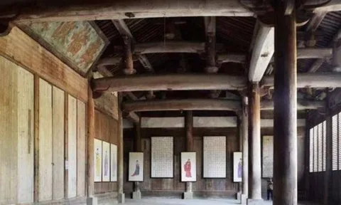 Ngôi chùa cổ sở hữu 4 chiếc cột gỗ quý hơn 'kim cương' giá 3.400 tỷ: Người người xếp hàng vào xem!