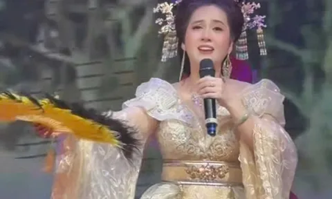 Ái nữ cố NSƯT Vũ Linh 'lấy nước mắt' khán giả trong đêm tự tình phương Nam