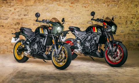 Suzuki giới thiệu 2 môtô cổ điển, giá từ 372 triệu đồng