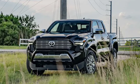 Xe bán tải Toyota dùng động cơ hybrid, công suất 326 mã lực, giá hơn 1,5 tỷ đồng