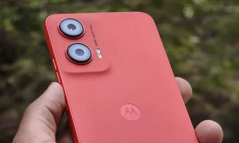 Smartphone chống nước, lưng da, giá 3,99 triệu tại Việt Nam