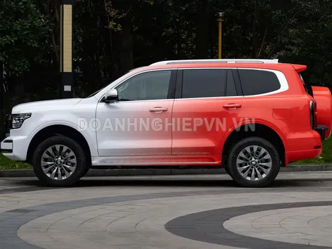 SUV công suất 863 mã lực, trang bị ‘đỉnh nóc, kịch trần’, giá gần 1,2 tỷ đồng, so kè cùng Toyota Land Cruiser