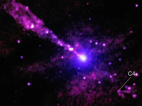 NASA phát hiện vật thể ma quái cản được cả "đại bác lỗ đen"