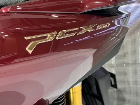 Honda PCX 160 2025 chính thức ra mắt giá 66 triệu đồng: Thiết kế đẹp hơn Air Blade, dễ 'lấn sân' SH