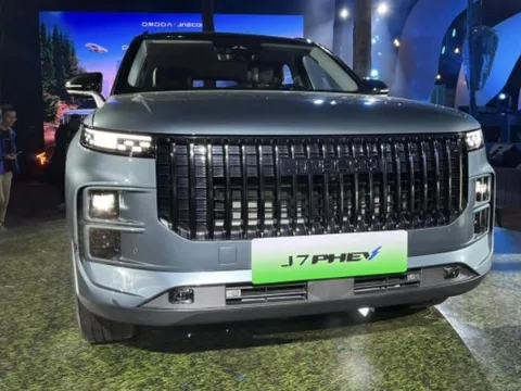 ‘Khắc tinh’ của Mazda CX-5 và Honda CR-V ra mắt tại Việt Nam: Gây sốt với giá chỉ từ 729 triệu đồng