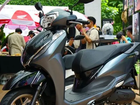Giá xe Honda LEAD 2025 tháng giữa 1/2025 rẻ ngỡ ngàng, khách Việt săn đón hơn Vision và SH Mode