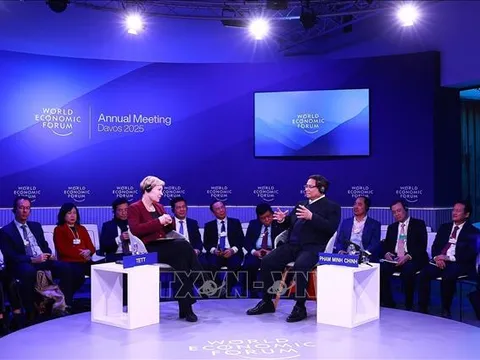 Thủ tướng Phạm Minh Chính đối thoại chính sách đặc biệt tại WEF Davos