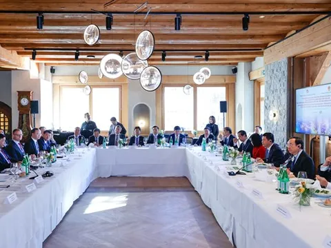 Đầu tư công nghệ cao để Việt Nam 'cất cánh'