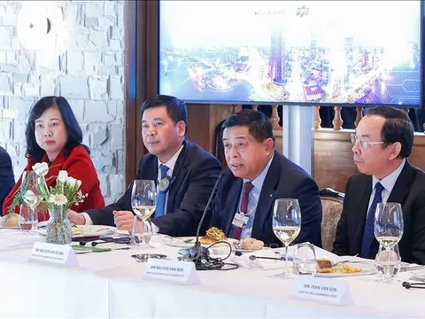 Bên lề WEF Davos 55: Đầu tư công nghệ cao tại Việt Nam - Cất cánh trong kỷ nguyên thông minh