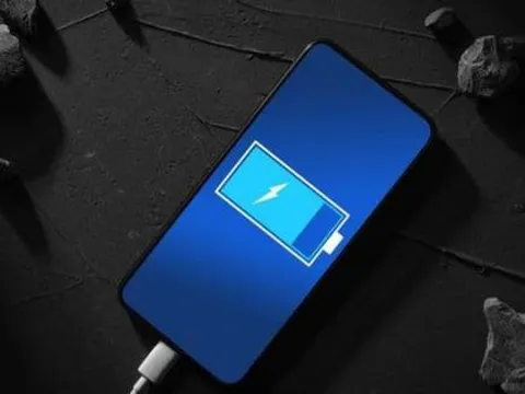 Sạc điện thoại 100% có thật sự tốt? 4 thói quen sạc pin sai lầm khiến điện thoại nhanh hỏng