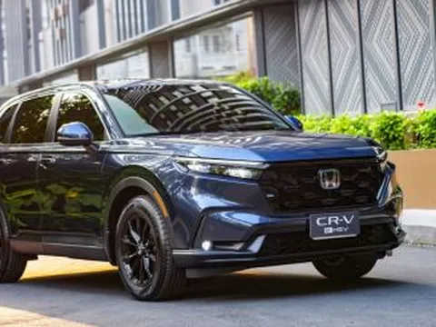 Giá lăn bánh Honda CR-V cuối tháng 1/2025: Tưng bừng ưu đãi, ‘chơi tất tay’ với Mazda CX-5