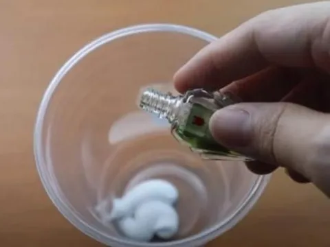 Trộn dầu gió với kem đánh răng: Mẹo hay cả nam và nữ đều cần, đừng bỏ qua