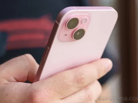 iPhone 15 giá rẻ như rau sau Tết, không cần AI vẫn là vua doanh số toàn cầu bỏ xa Galaxy S24 Ultra