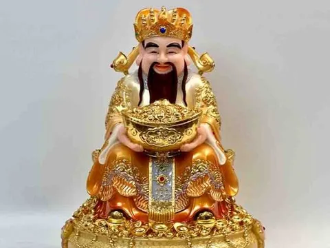 Sự tích thú vị về Thần Tài, lý do đặt tỏi lên ban thờ Thần Tài giúp chiêu tài, giải vận xui