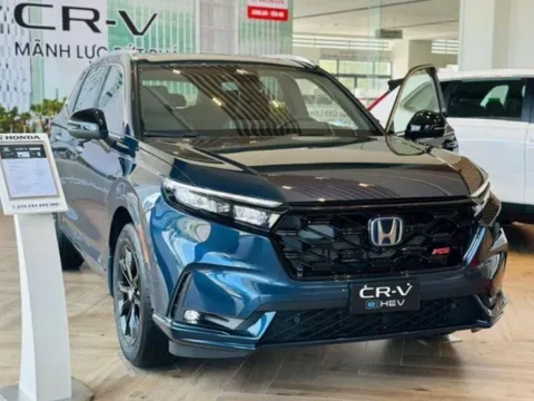 Giá lăn bánh Honda CR-V đầu tháng 2/2025 ở mức hấp dẫn với khách Việt, thách thức Mazda CX-5