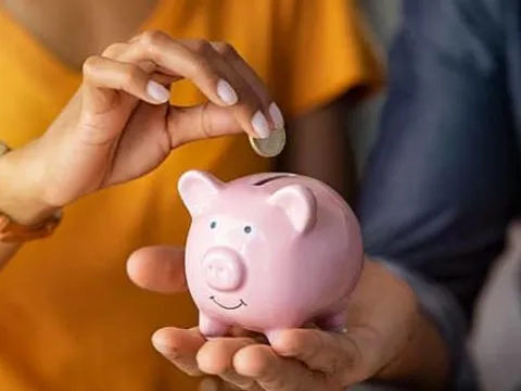 Muốn 'tiền đẻ ra tiền' thì không chỉ tiết kiệm, đây mới là bí quyết giúp bạn giàu có nhanh chóng, cuộc sống sung túc, thịnh vượng hơn