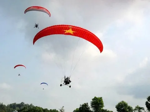 Lần đầu tiên An Giang tổ chức giải dù lượn TP Hồ Chí Minh mở rộng
