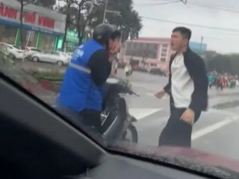 Danh tính thanh niên đánh tới tấp nam sinh lớp 11 trên đường ở Vinh, hé lộ lời khai ban đầu