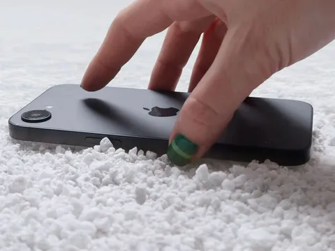 iPhone 16e chính thức ra mắt với chip A18 và modem nội bộ đầu tiên của Apple, giá từ 16,99 triệu tại Việt Nam