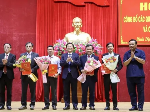 Bình Định công bố các quyết định về sắp xếp tổ chức bộ máy và công tác cán bộ