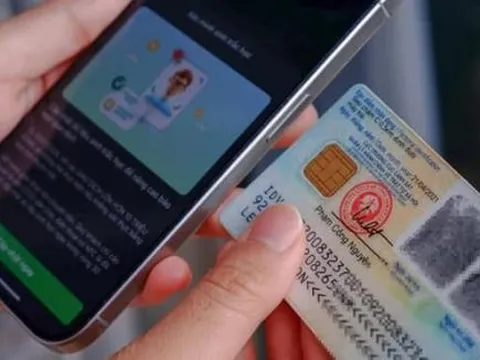 Năm 2025, những người sinh năm này có thể bị ngân hàng tạm dừng giao dịch, hãy nhanh chóng làm lại CCCD ngay